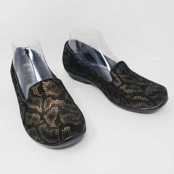 dansko comfort shoes
